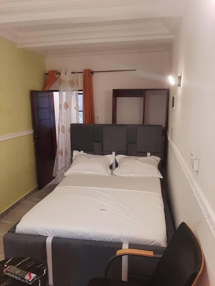 Residence P P M Odza Yaoundé Buitenkant foto